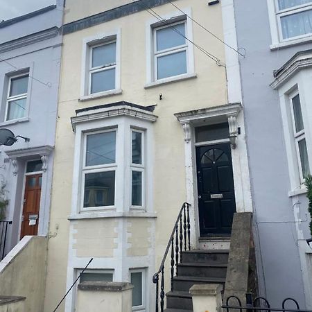Spacious 4 Bedroom House Near Stokes Croft!! Central!!! 布里斯托 外观 照片