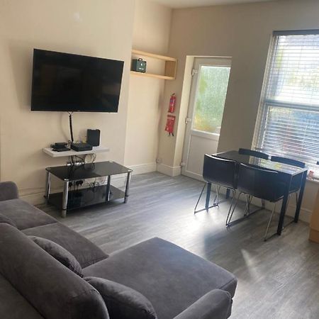 Spacious 4 Bedroom House Near Stokes Croft!! Central!!! 布里斯托 外观 照片