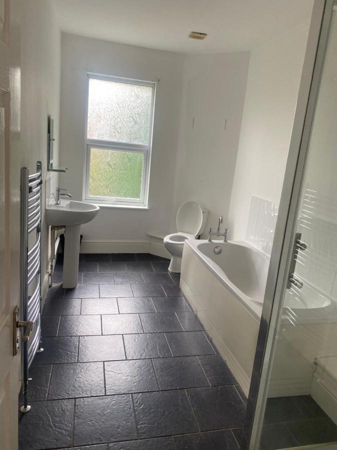 Spacious 4 Bedroom House Near Stokes Croft!! Central!!! 布里斯托 外观 照片