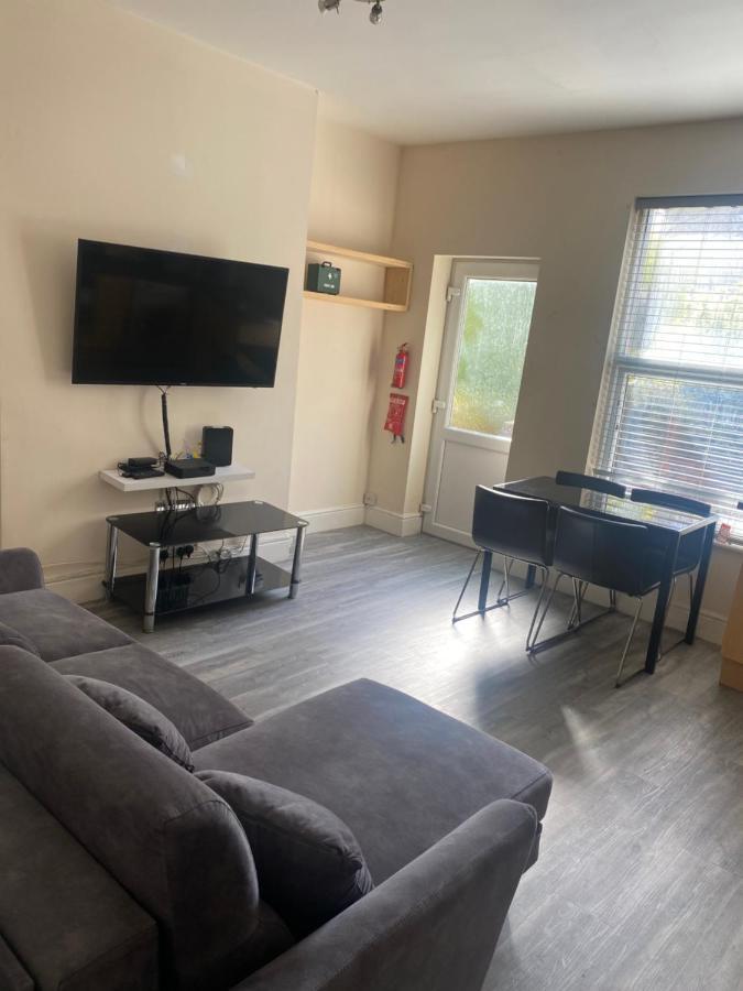 Spacious 4 Bedroom House Near Stokes Croft!! Central!!! 布里斯托 外观 照片
