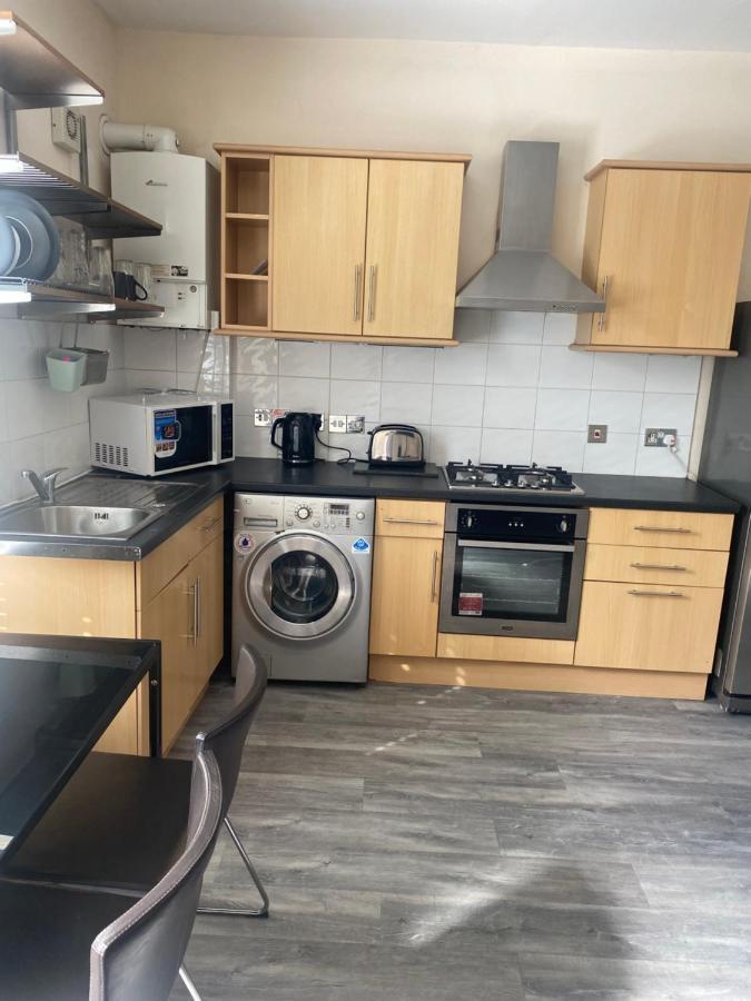 Spacious 4 Bedroom House Near Stokes Croft!! Central!!! 布里斯托 外观 照片