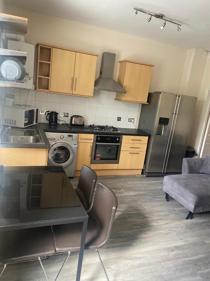 Spacious 4 Bedroom House Near Stokes Croft!! Central!!! 布里斯托 外观 照片